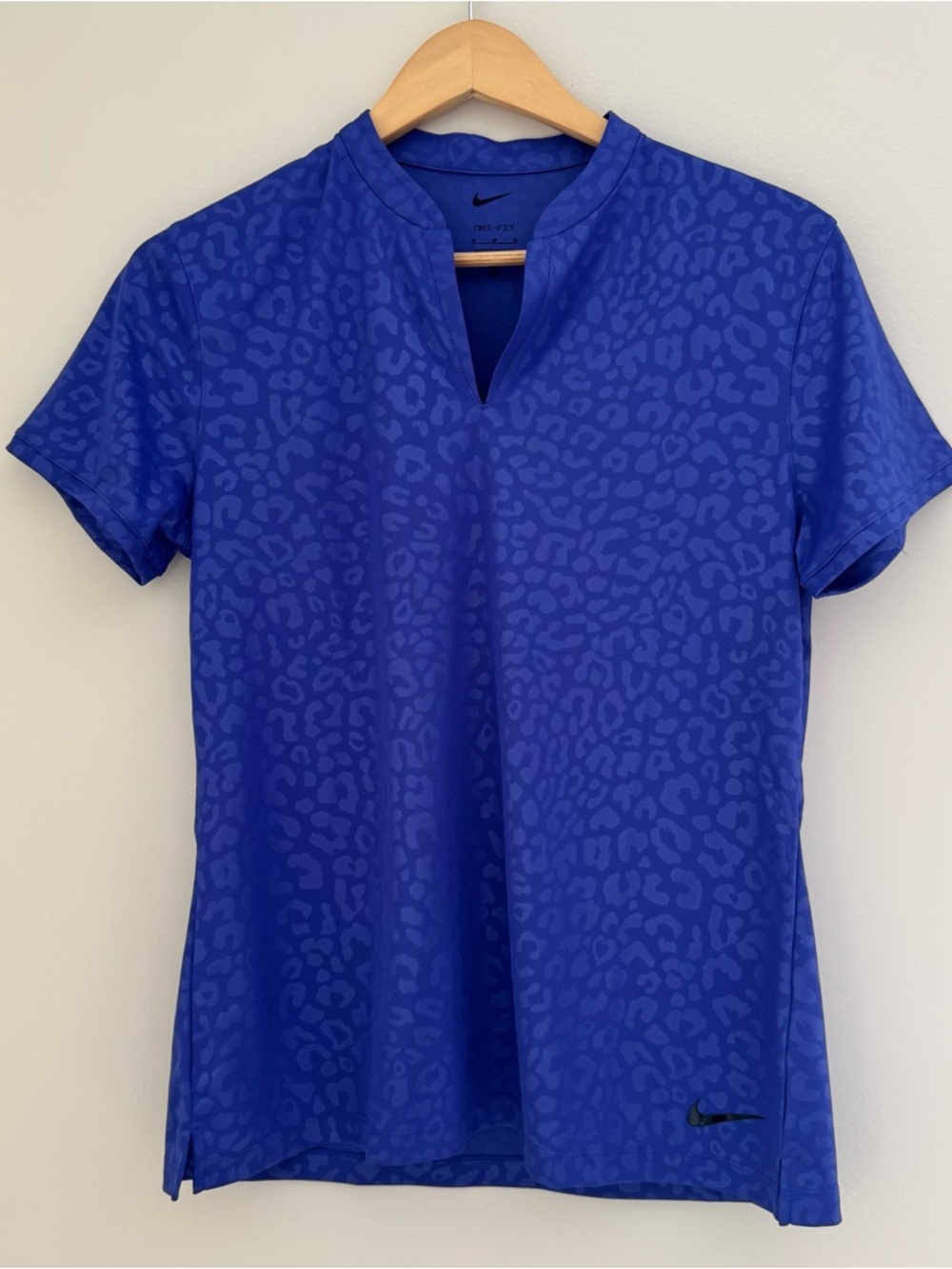 Nike Women's Blue Short Sleeve V-Neck Performance Top